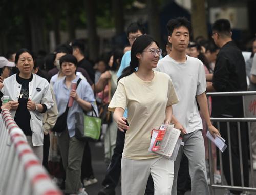直擊高考現場